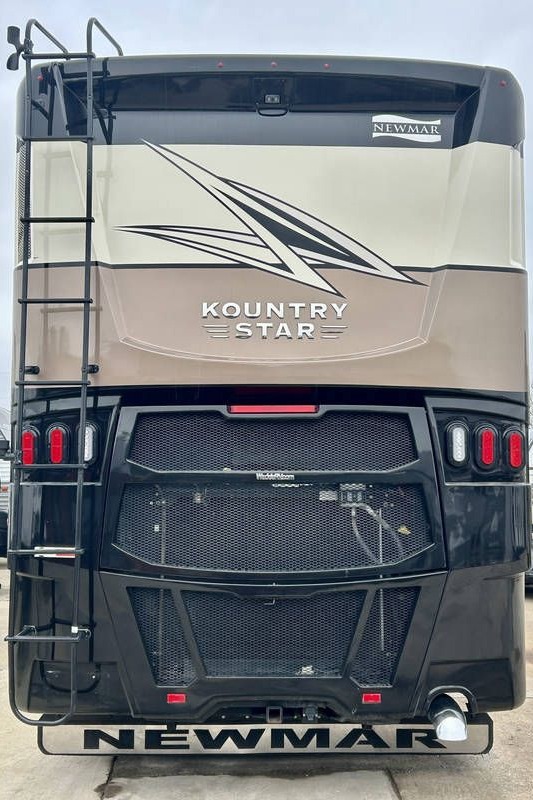 STEVEN's Newmar Kounty star 3717 Class A