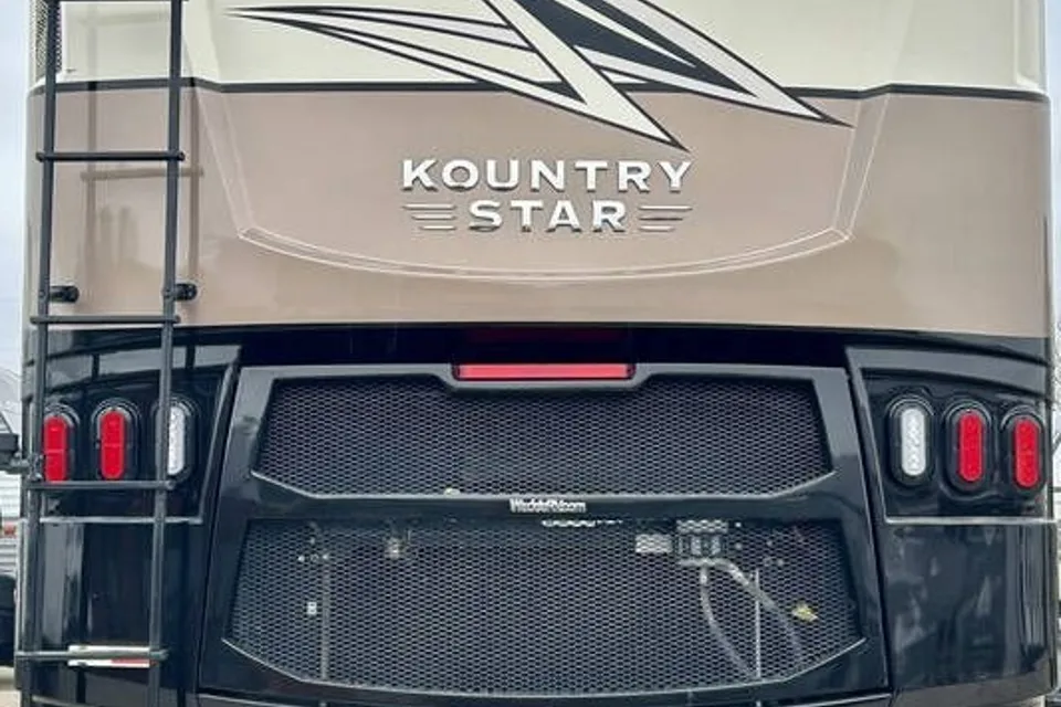 STEVEN's Newmar Kounty star 3717 Class A