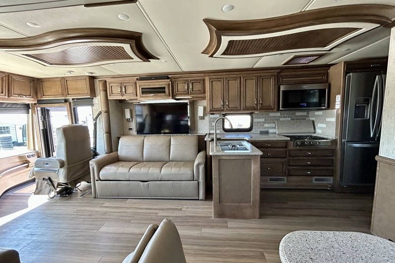 STEVEN's Newmar Kounty star 3717 Class A