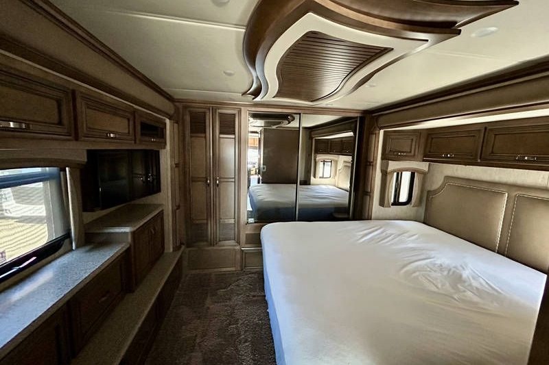 STEVEN's Newmar Kounty star 3717 Class A