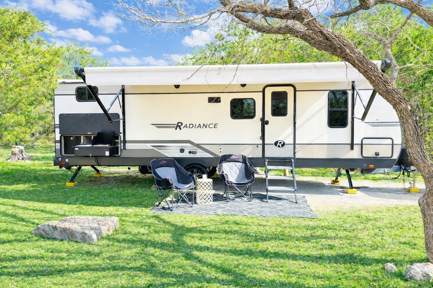 Home on the Road-Raidence 26BH Travel Trailer