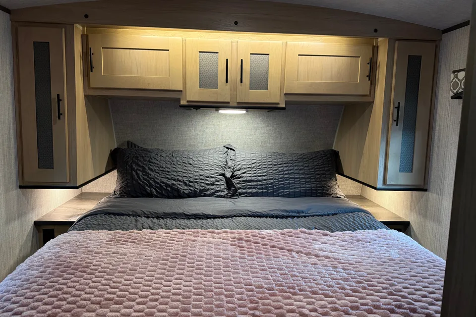 Home on the Road-Raidence 26BH Travel Trailer