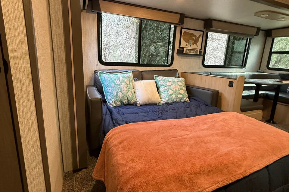 Home on the Road-Raidence 26BH Travel Trailer