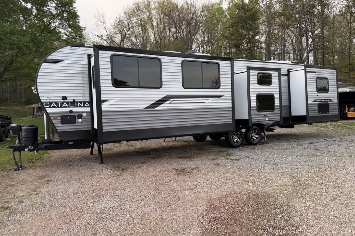 2025 Coachman Catalina Legacy Edition 333FKTS