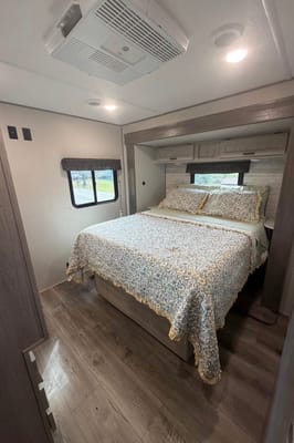 2025 Coachman Catalina Legacy Edition 333FKTS