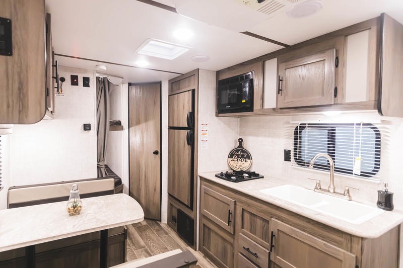 Easy to tow 2022 Grand River 22MB Travel Trailer