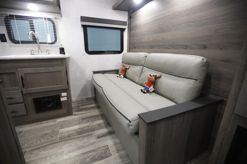 Easy to tow 2022 Grand River 22MB Travel Trailer