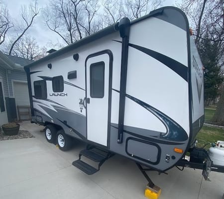 Starcraft Launch Outfitter 7 19BHS Travel Trailer