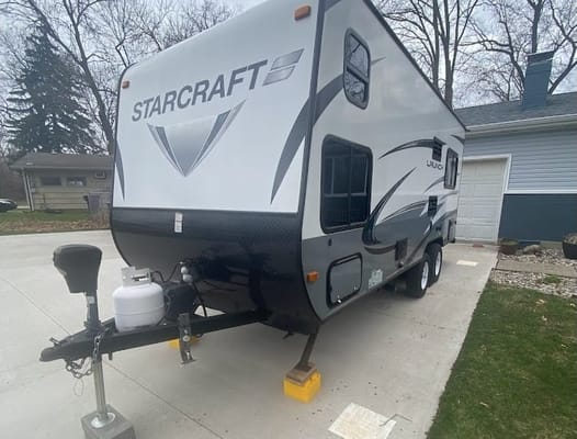 Starcraft Launch Outfitter 7 19BHS Travel Trailer