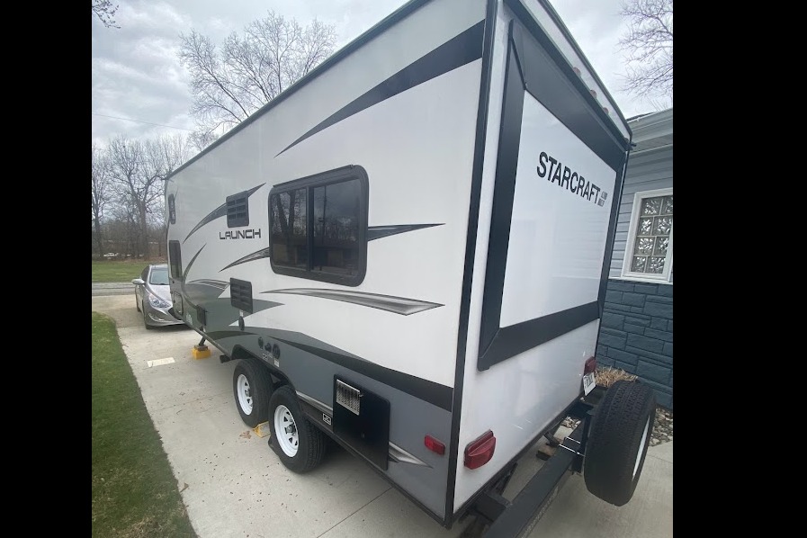 Starcraft Launch Outfitter 7 19BHS Travel Trailer