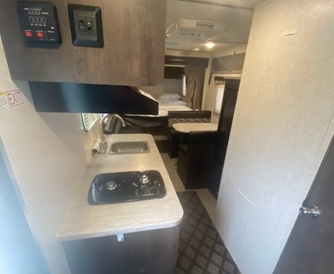 Starcraft Launch Outfitter 7 19BHS Travel Trailer