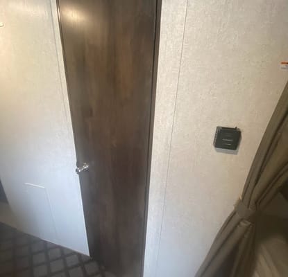 Starcraft Launch Outfitter 7 19BHS Travel Trailer