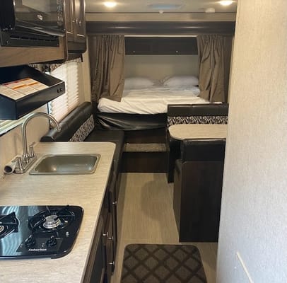 Starcraft Launch Outfitter 7 19BHS Travel Trailer