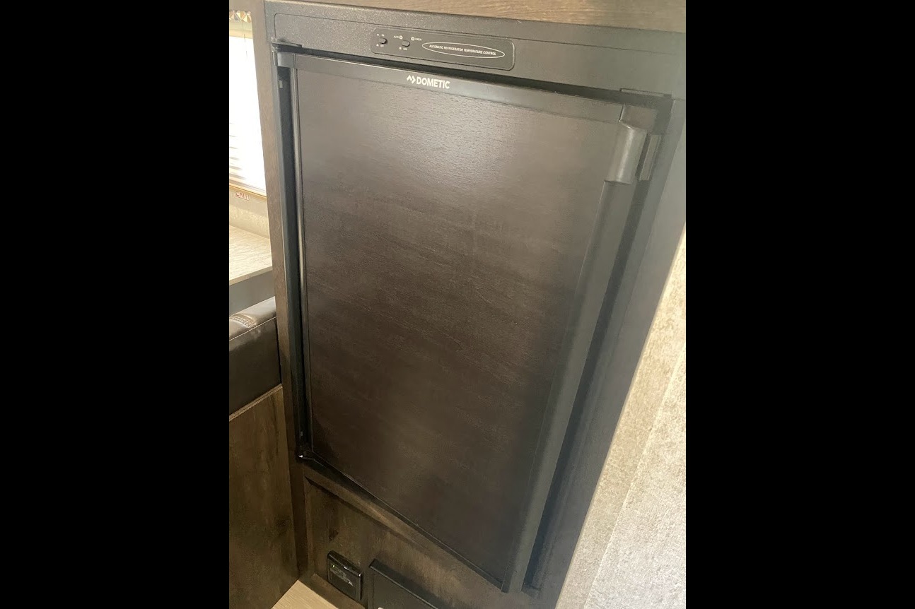Starcraft Launch Outfitter 7 19BHS Travel Trailer