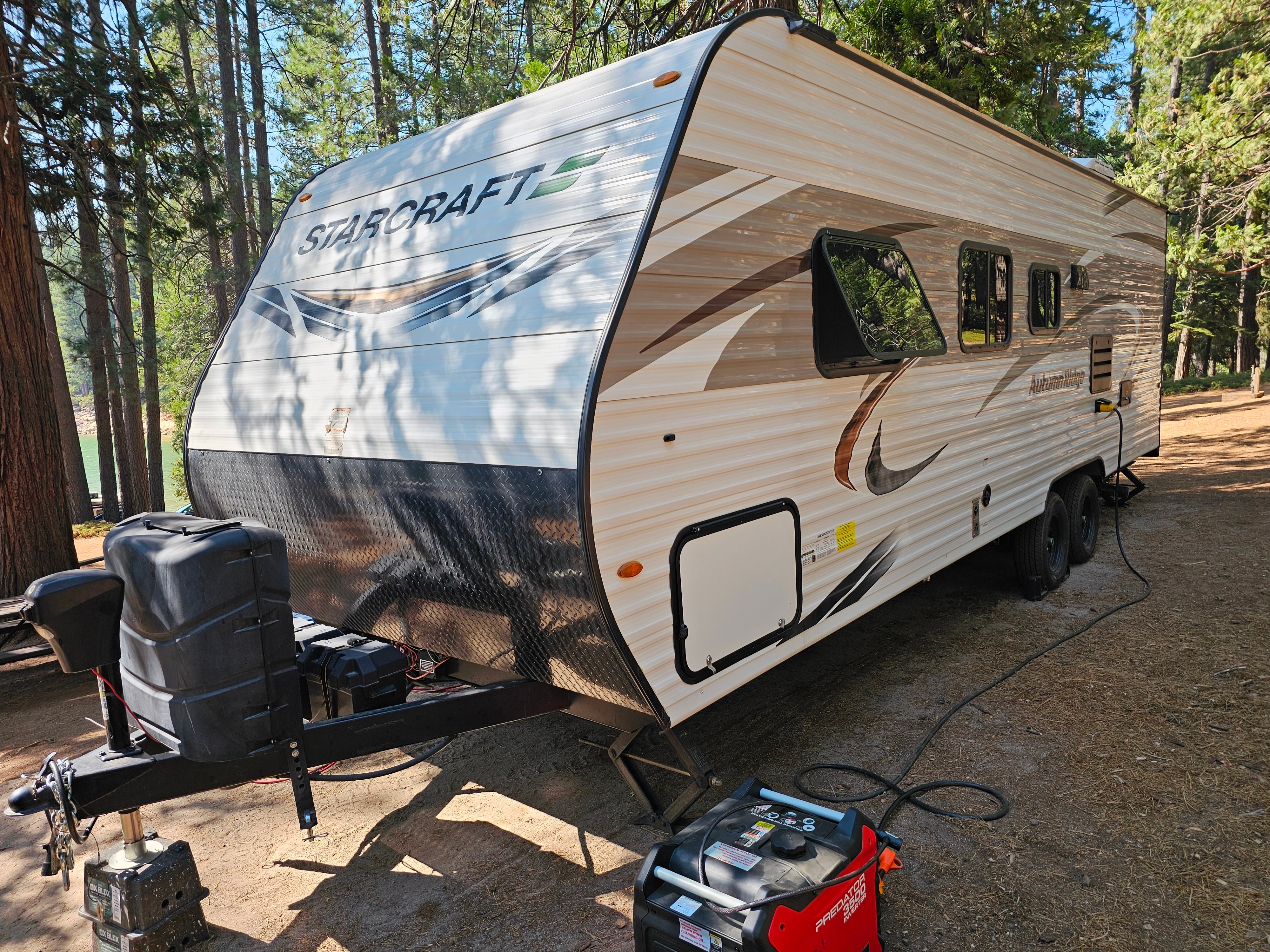 Starcraft 26BH Travel Trailer with perks!