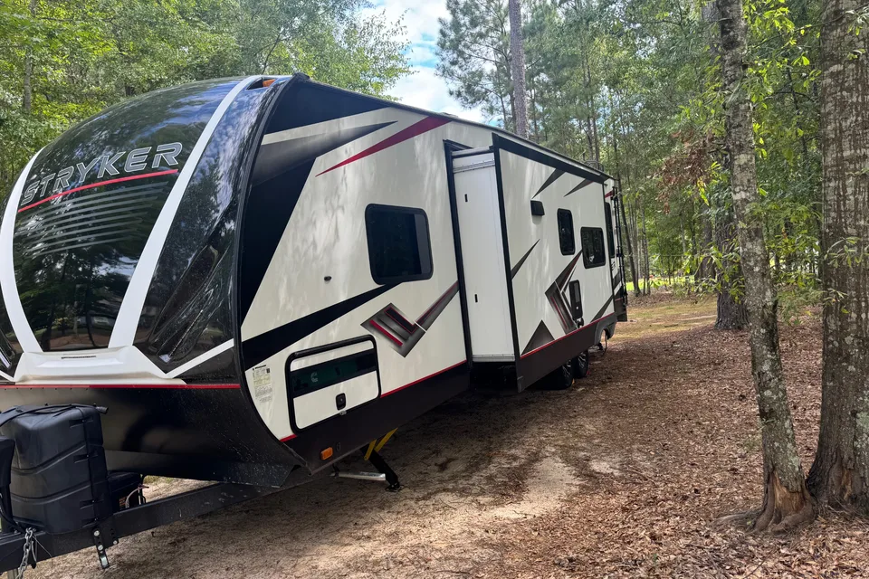 Daniel's Cruiser RV Stryker st2916 Toy Hauler