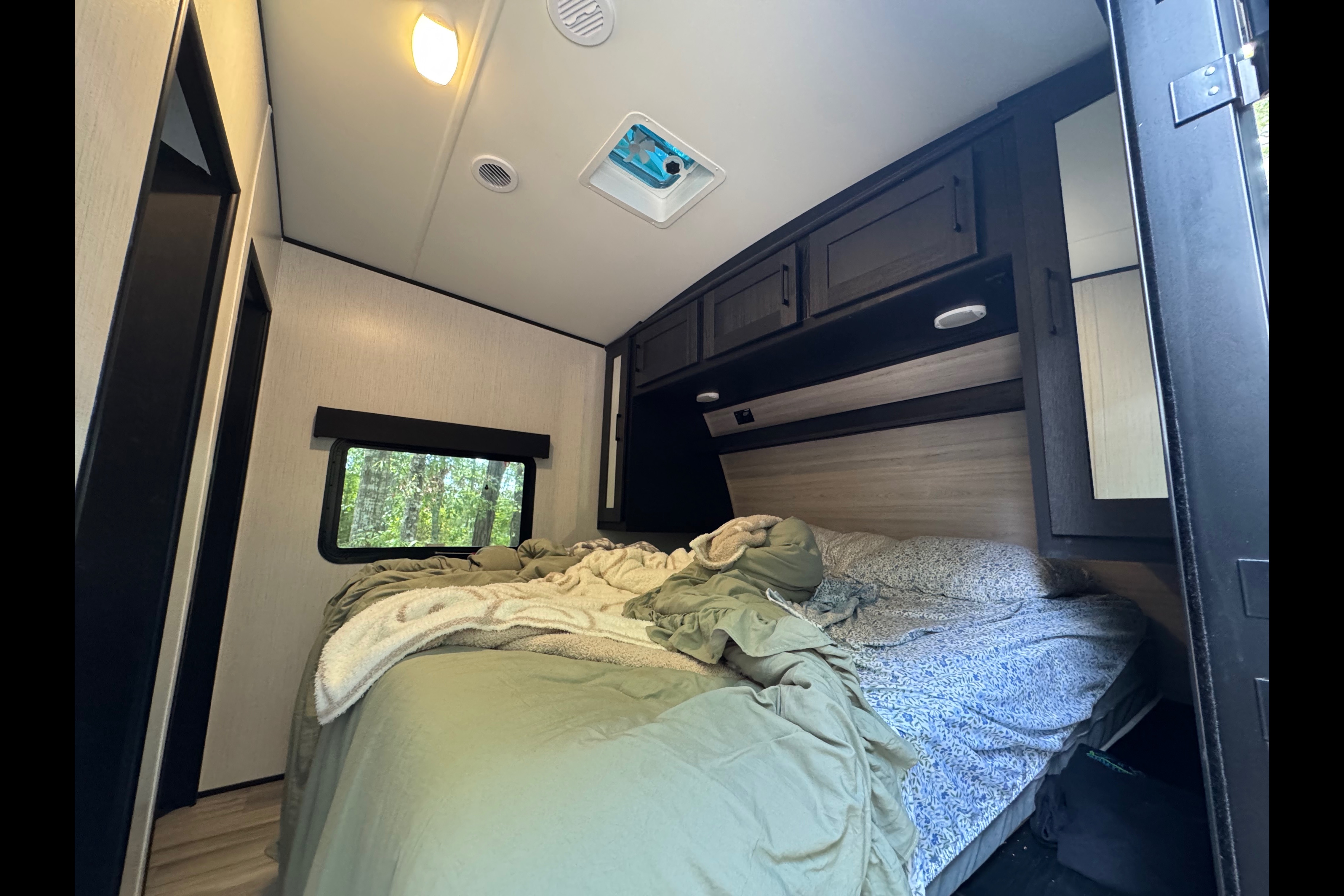 Daniel's Cruiser RV Stryker st2916 Toy Hauler