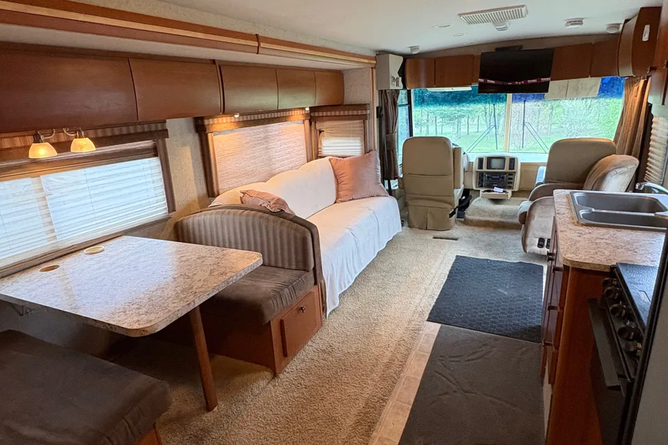 David's Winnebago Sightseer Class A