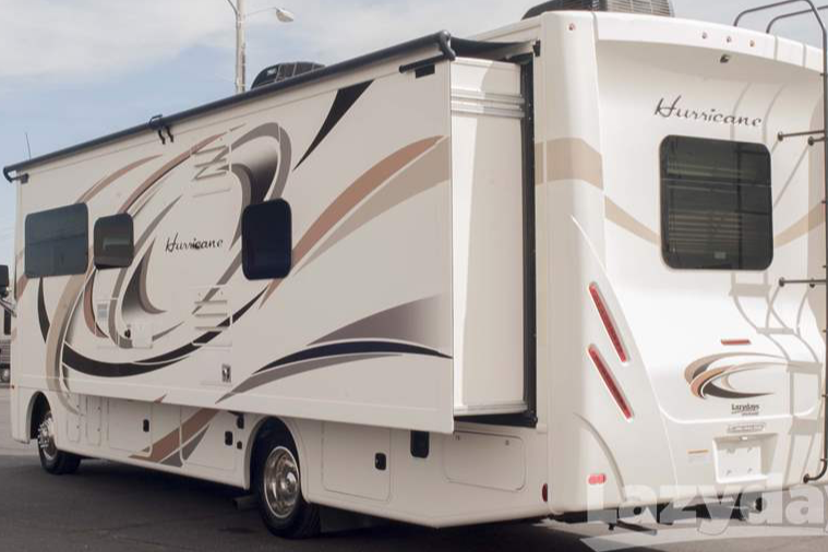 Explore BC Rentals 2018 Thor Motor Coach Hurricane