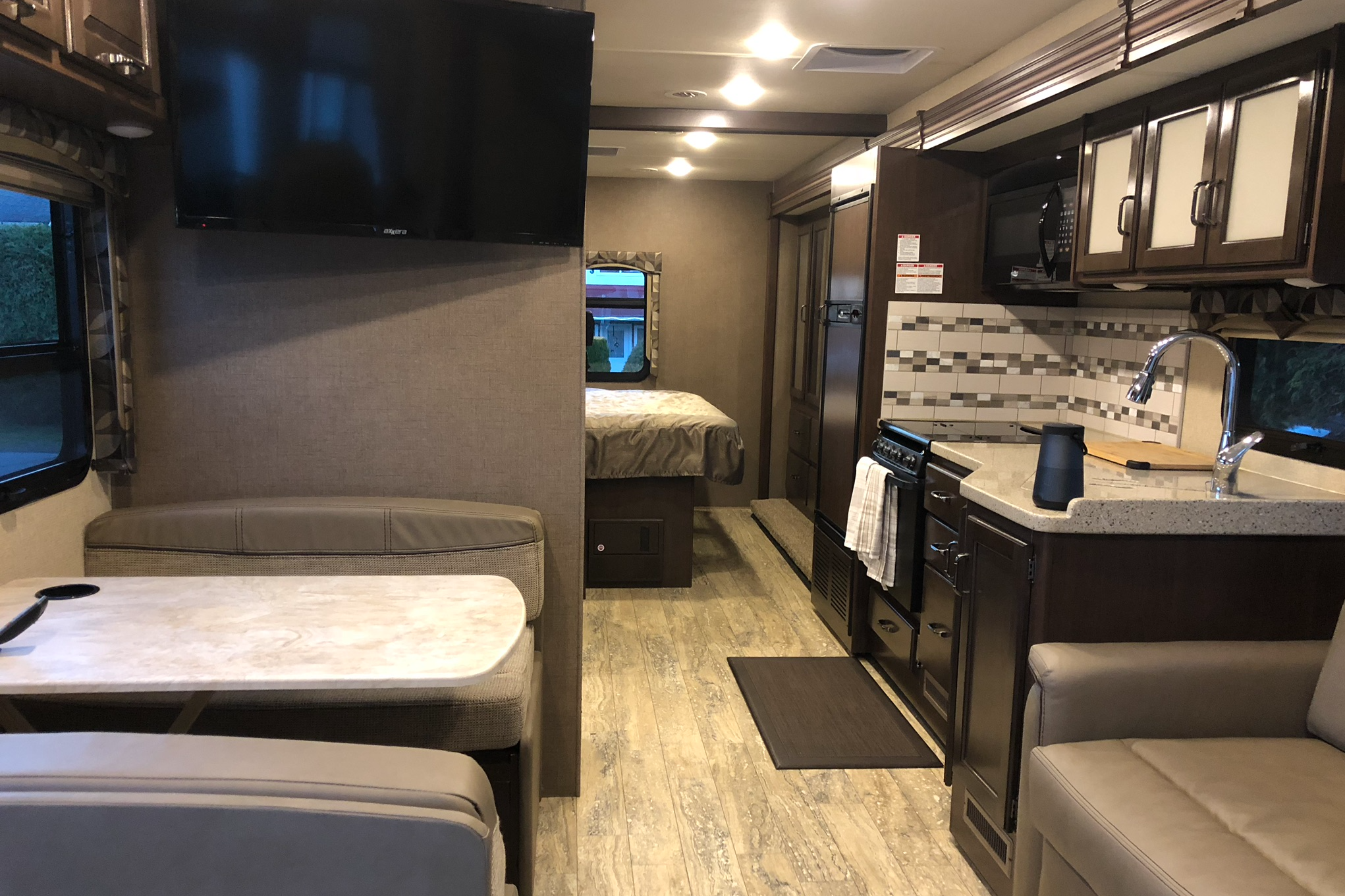 Explore BC Rentals 2018 Thor Motor Coach Hurricane