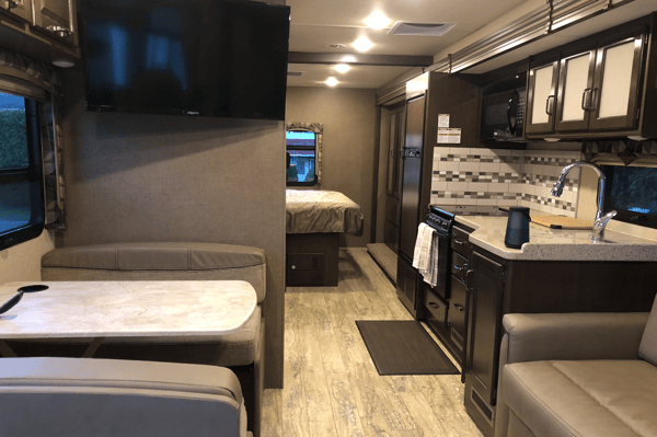 Explore BC Rentals 2018 Thor Motor Coach Hurricane