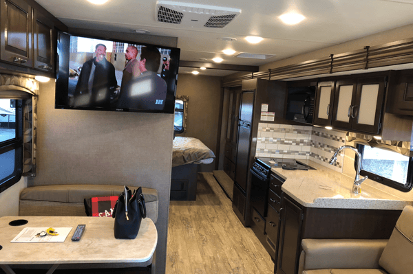 Explore BC Rentals 2018 Thor Motor Coach Hurricane