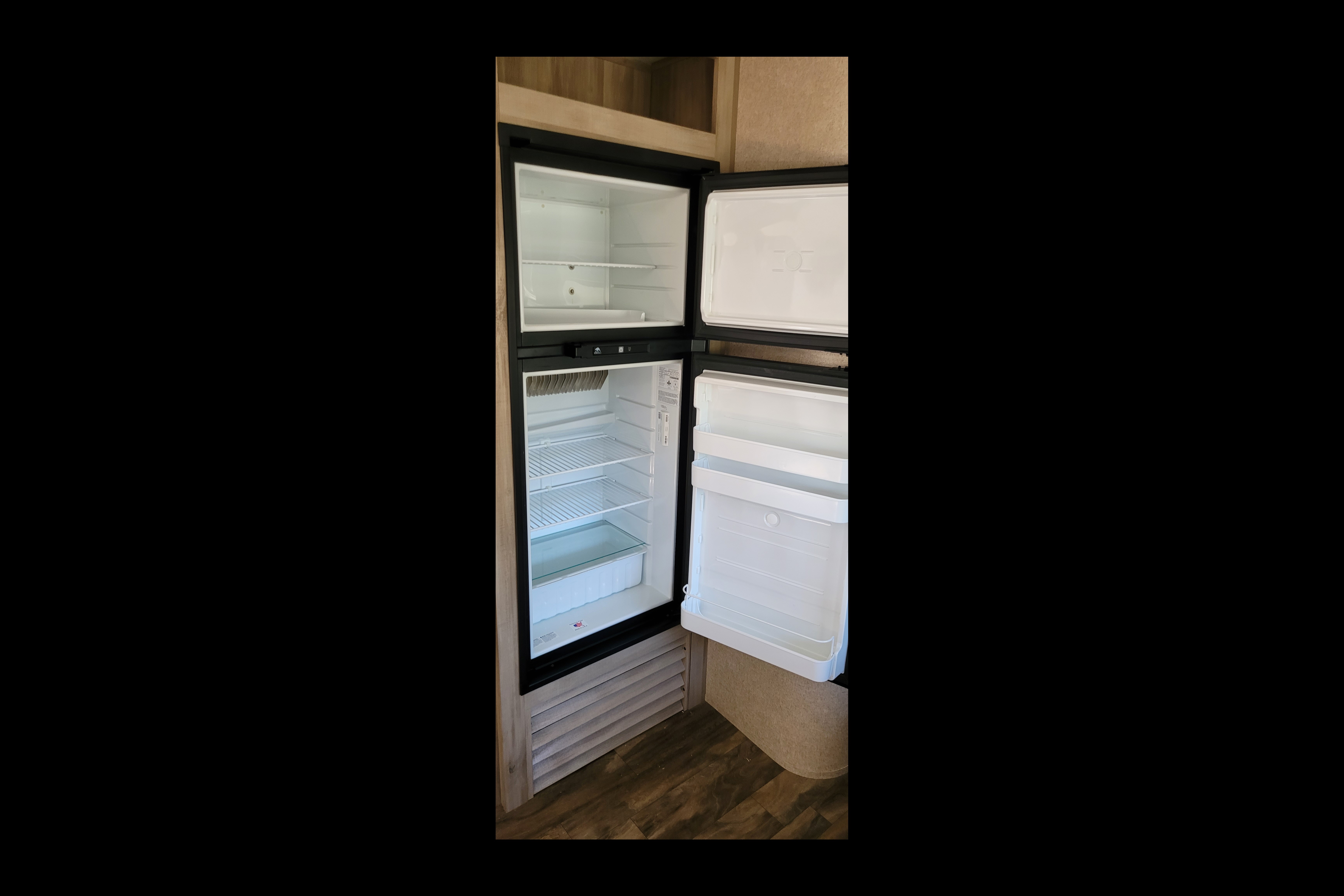 Nathan's Coachmen 32BHDSCK Travel Trailer