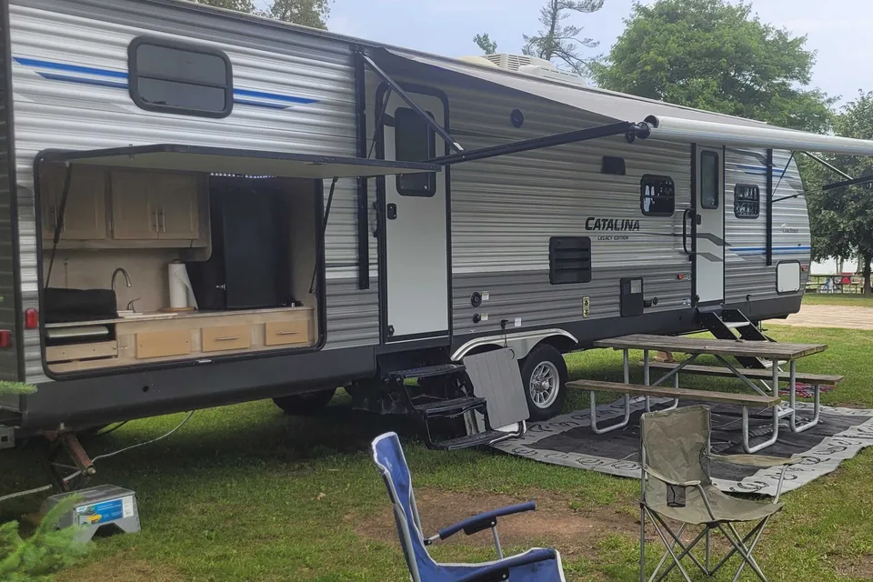 Nathan's Coachmen 32BHDSCK Travel Trailer