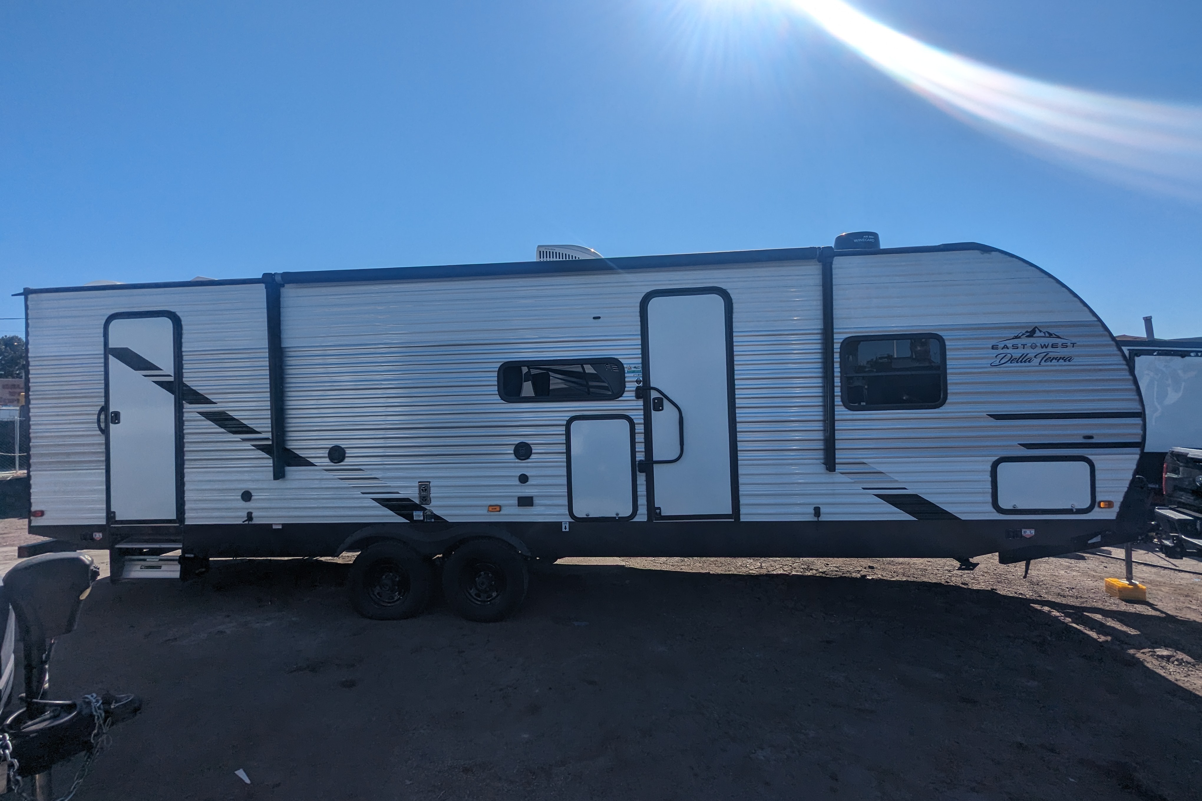 [13] Stress Free RVs - 2022 XL - Della Terra - Bunkhouse