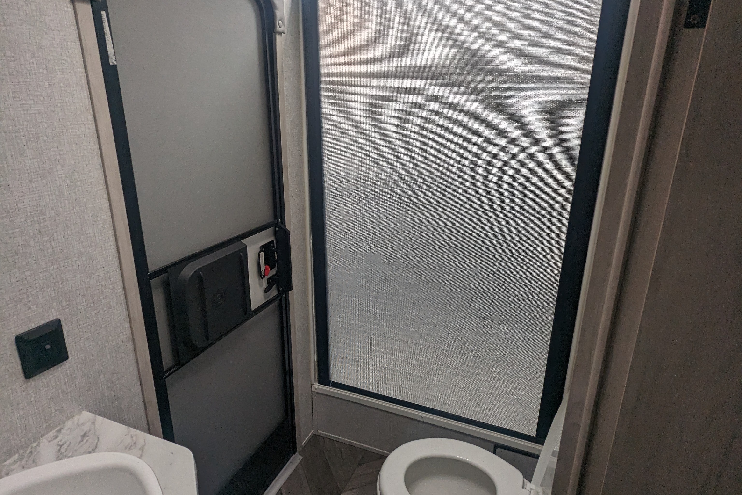 [13] Stress Free RVs - 2022 XL - Della Terra - Bunkhouse