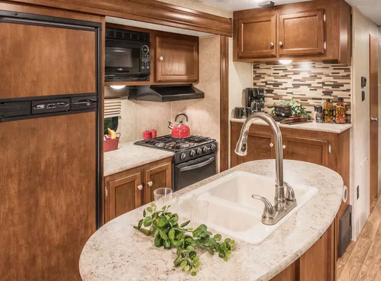KURTIS's Venture RV ST320VIK Travel Trailer
