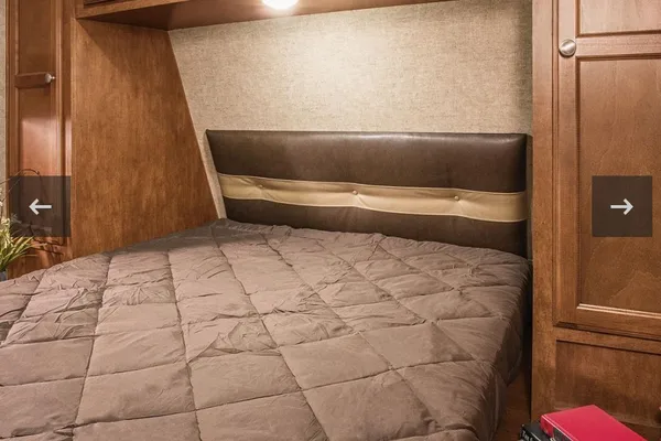 KURTIS's Venture RV ST320VIK Travel Trailer