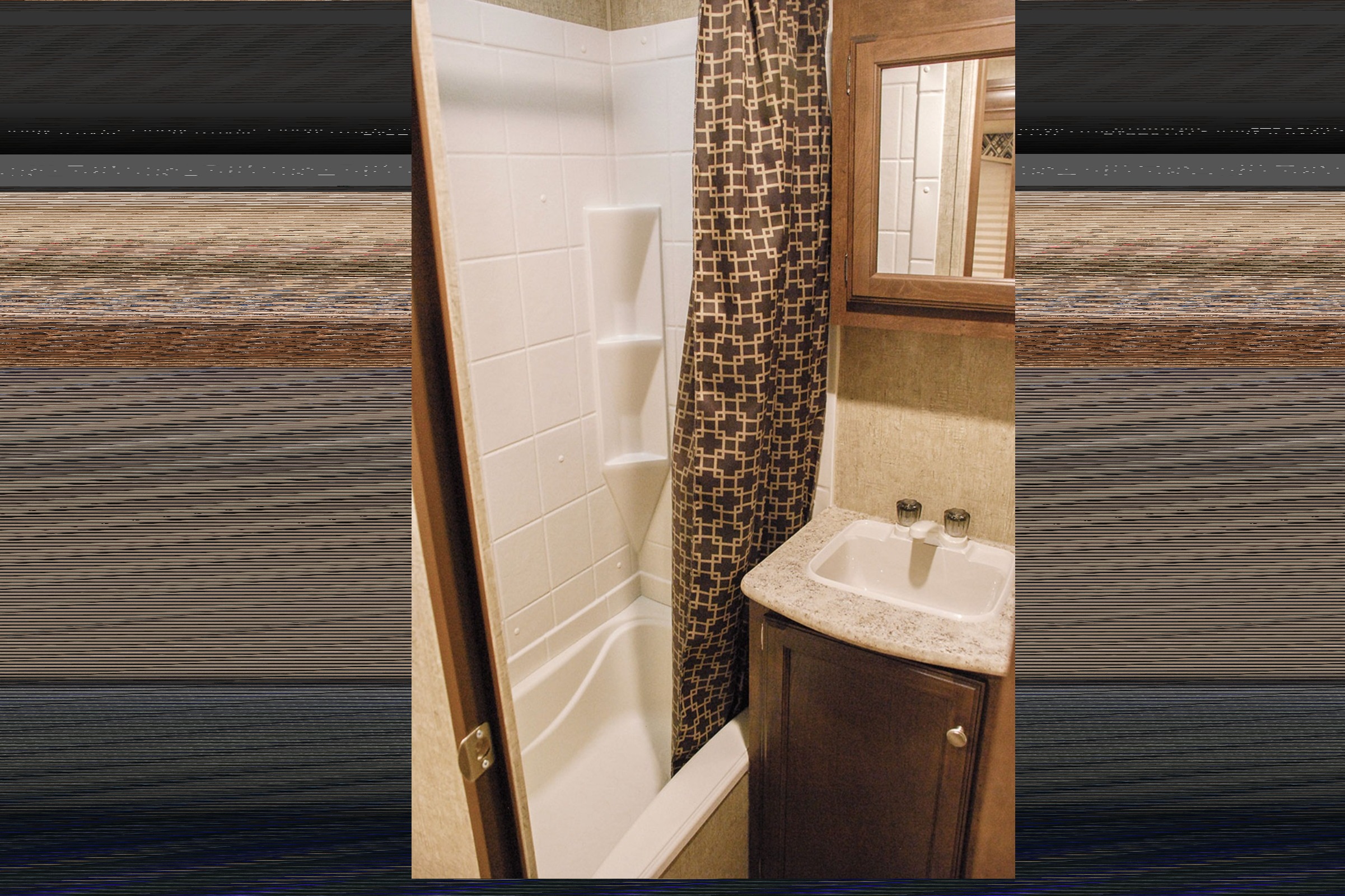 KURTIS's Venture RV ST320VIK Travel Trailer