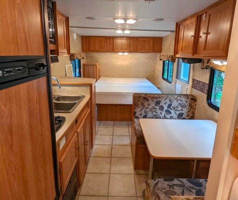 Maddy and Tay’s 24ft Family Trailer