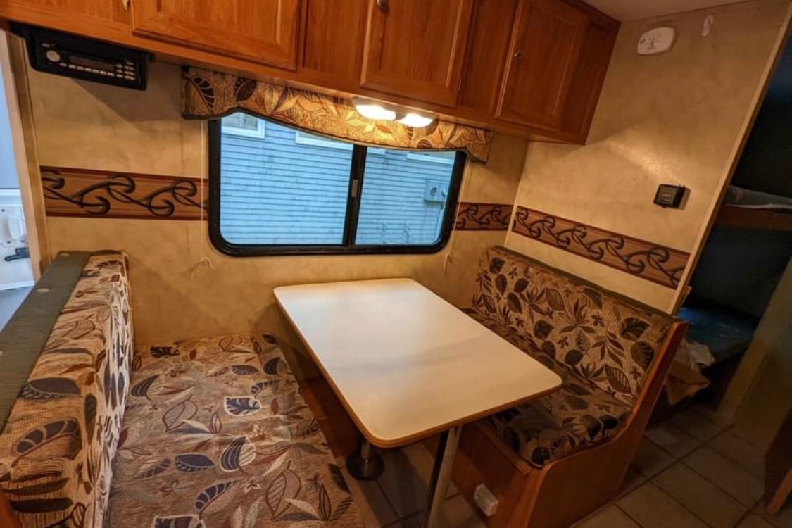 Maddy and Tay’s 24ft Family Trailer