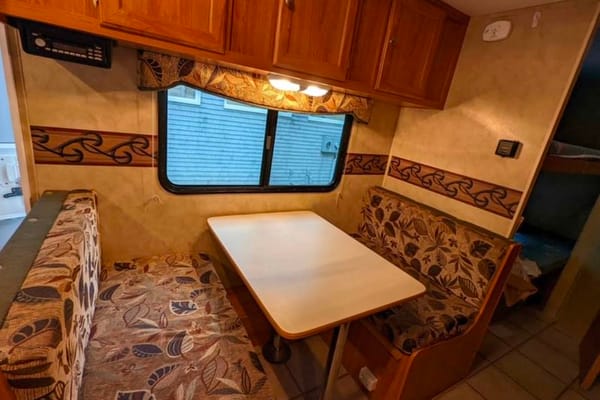 Maddy and Tay’s 24ft Family Trailer