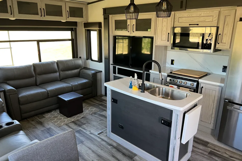 Ben Montana 385BR Fifth Wheel