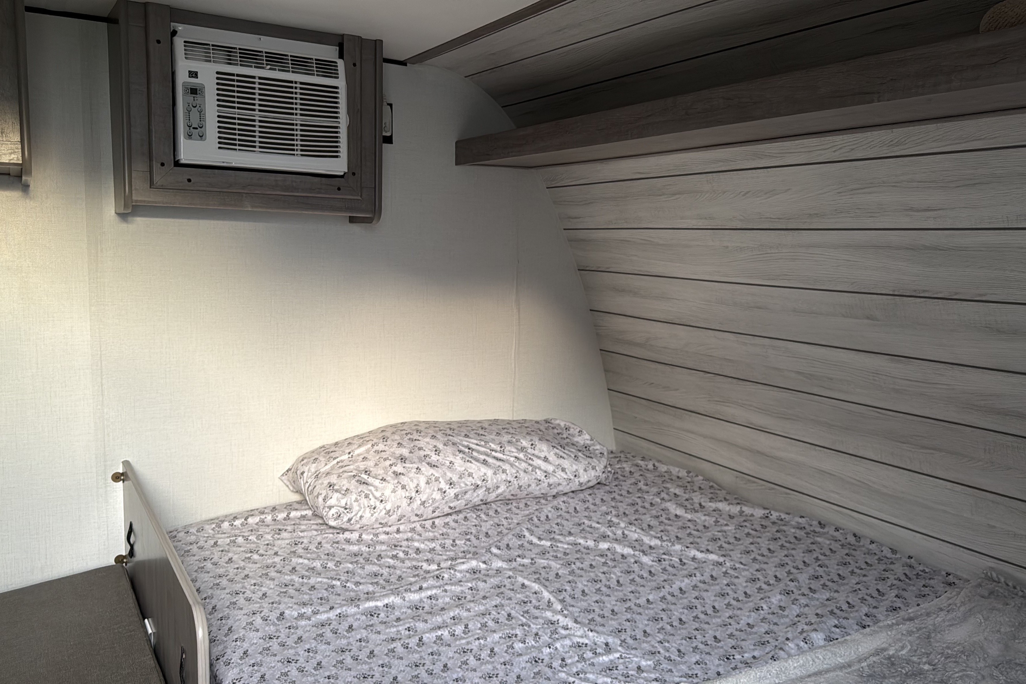Grace -  Coleman Lantern 17B Travel Trailer