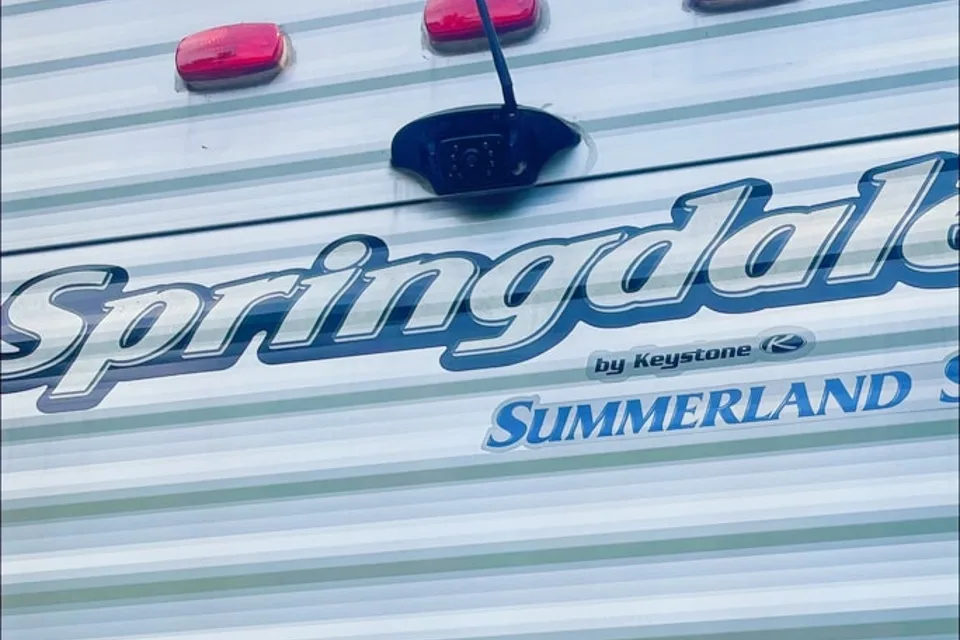 Thomas 's Keystone Summerland Travel Trailer