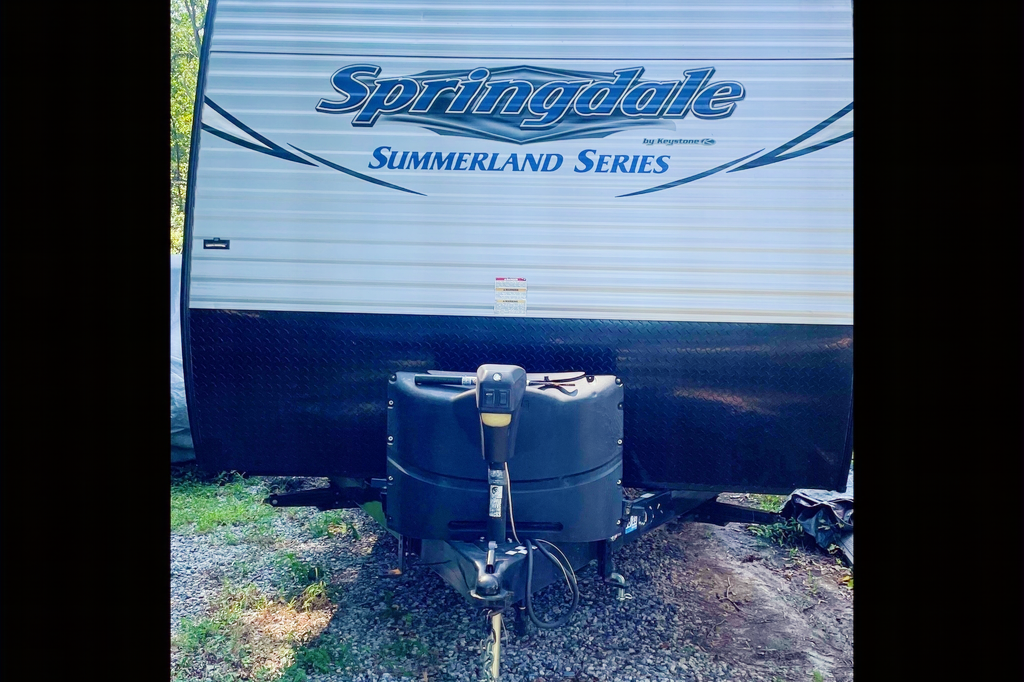 Thomas 's Keystone Summerland Travel Trailer