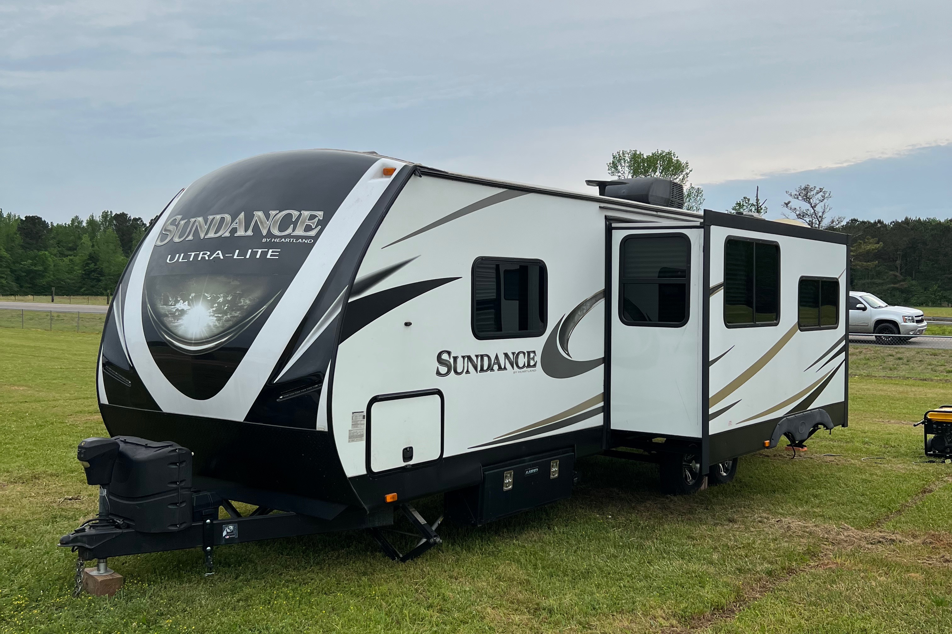 Nathan's Heartland 278BH Travel Trailer