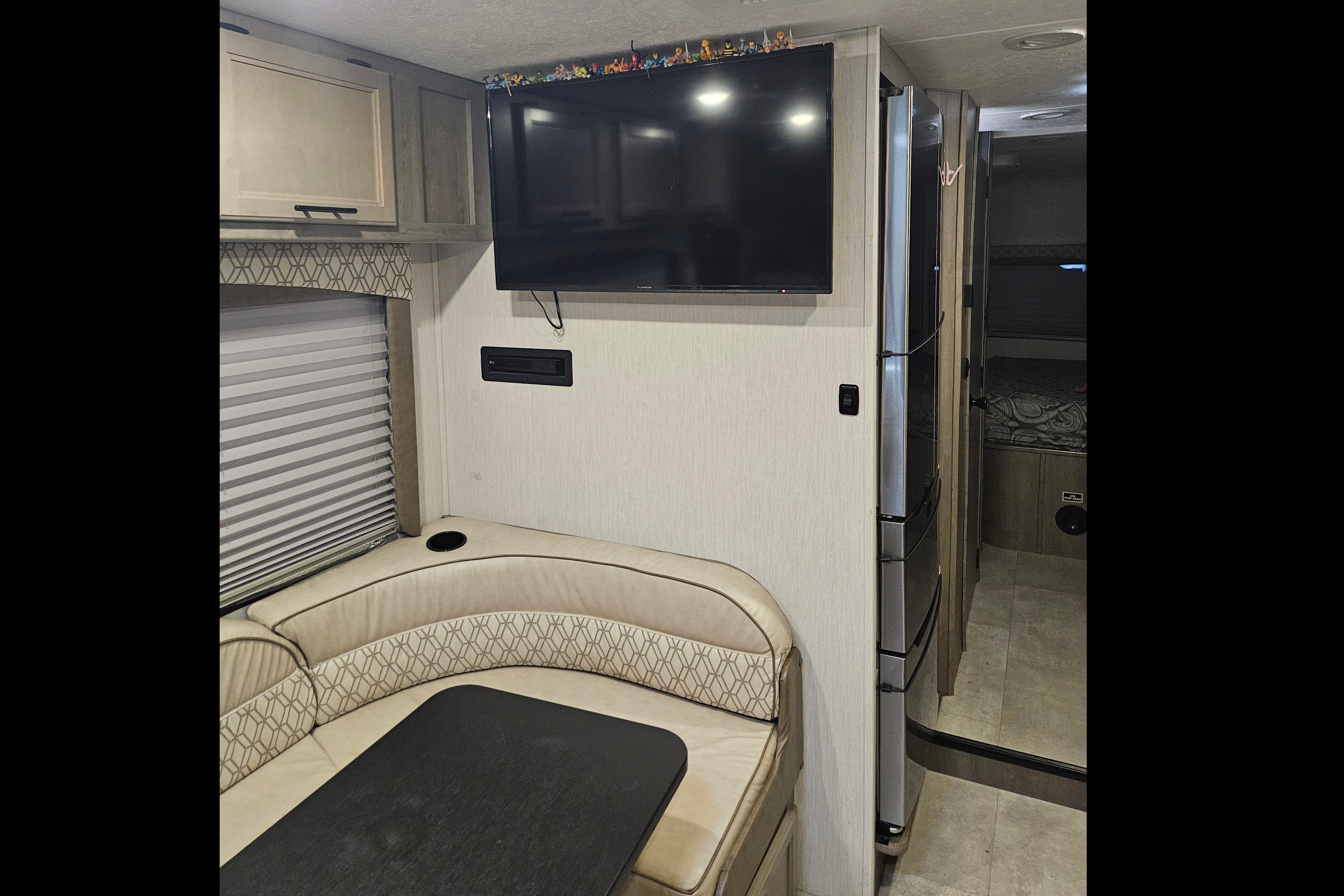 Gnarly's Gnarvee Coachman Forrest River Class C