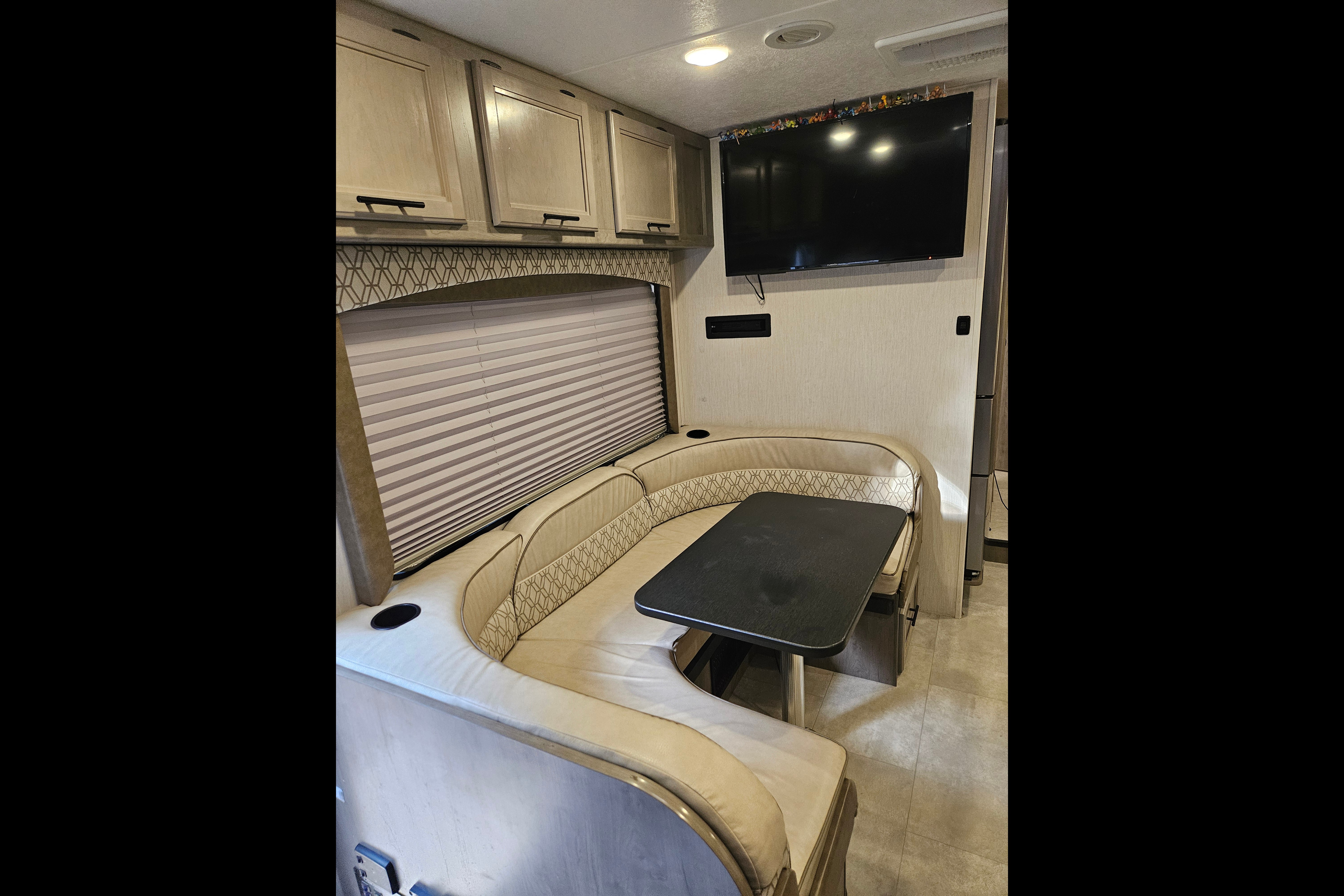 Gnarly's Gnarvee Coachman Forrest River Class C