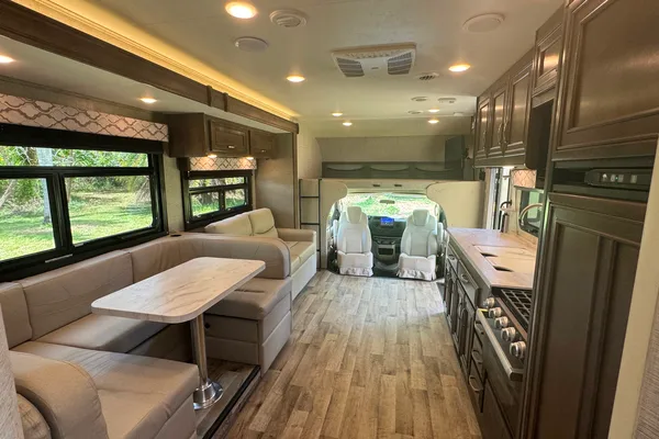 Redhawk Class C-250 MILES INCL.PER DAY