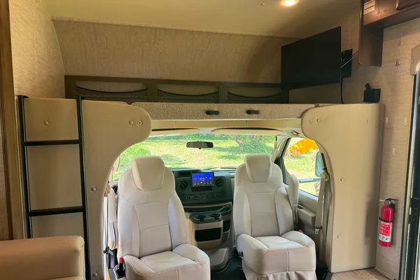 Redhawk Class C-250 MILES INCL.PER DAY