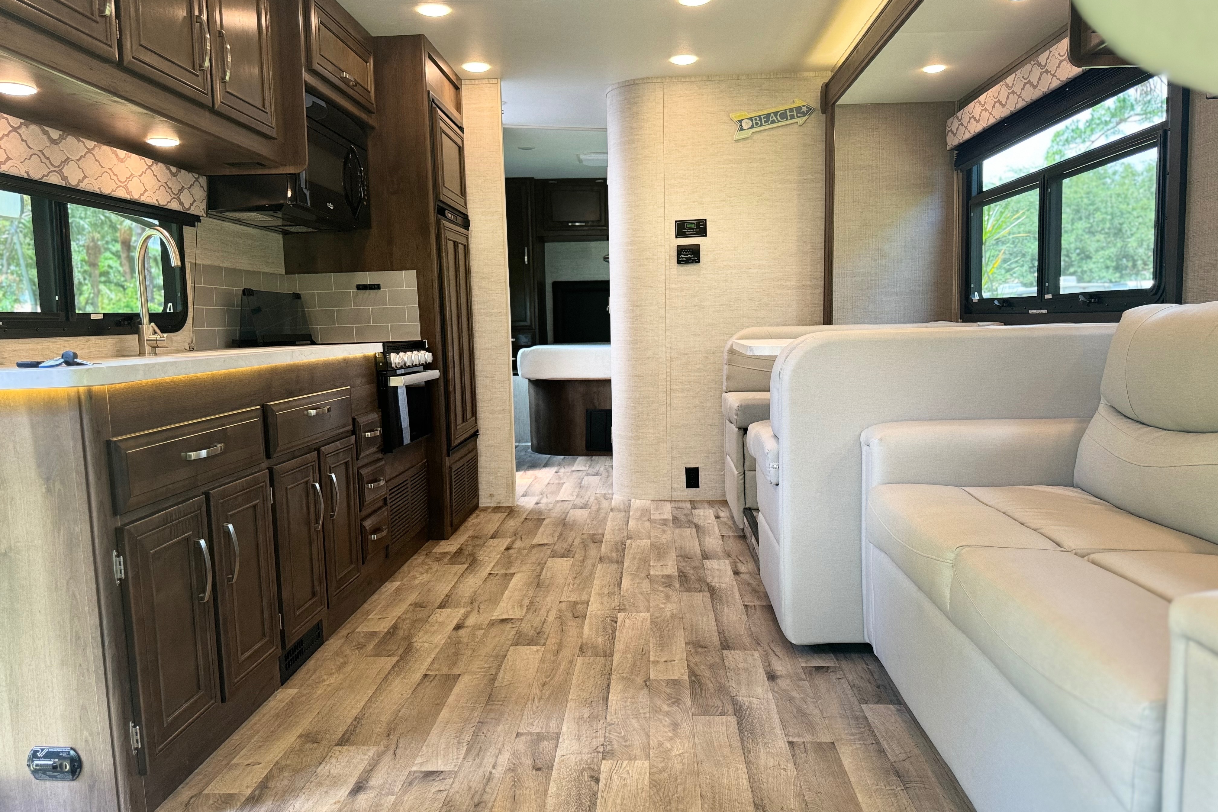 Redhawk Class C-250 MILES INCL.PER DAY