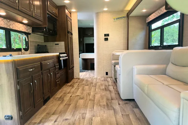 Redhawk Class C-250 MILES INCL.PER DAY
