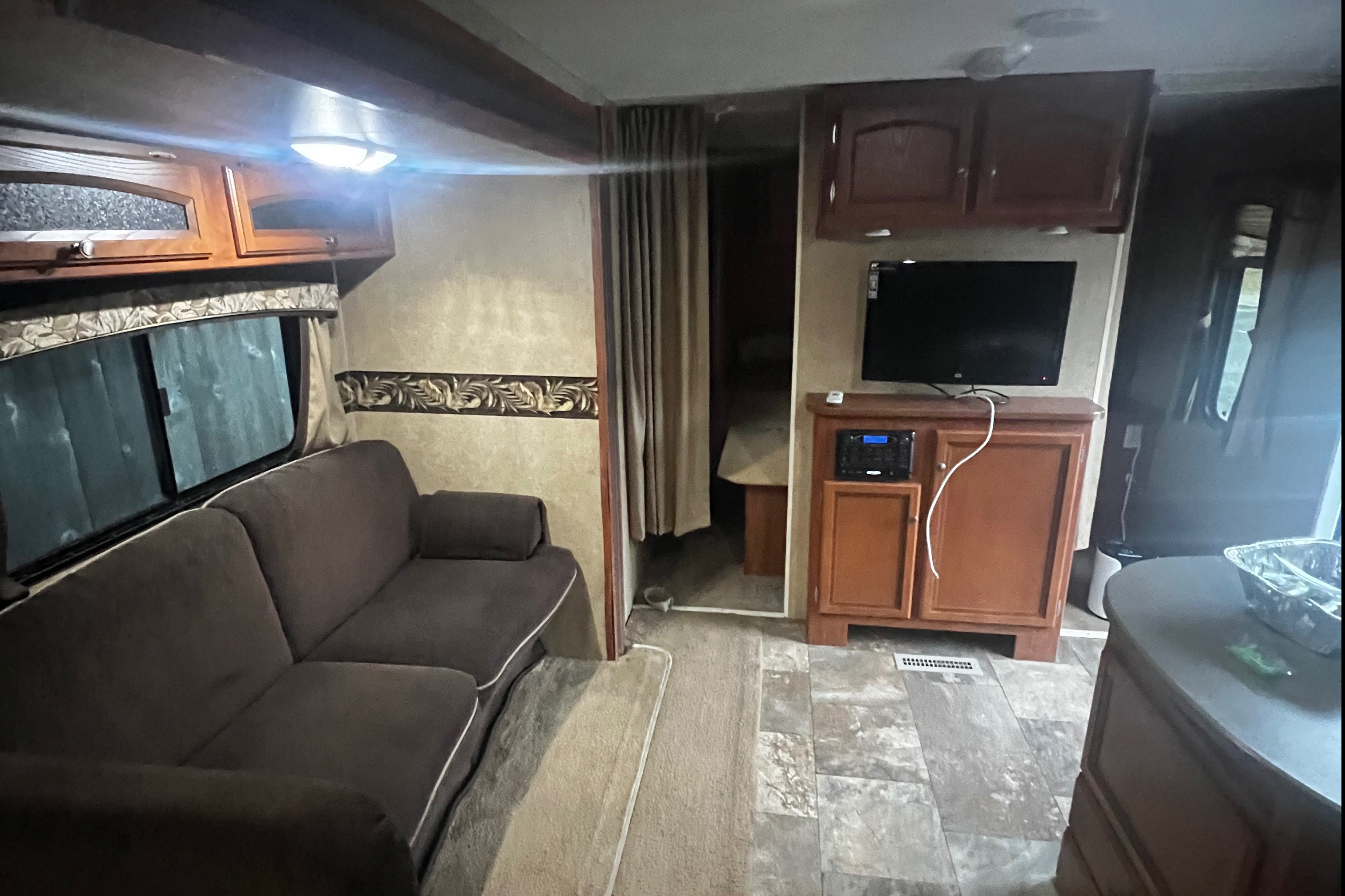 Layza’s 28 ft Jayco