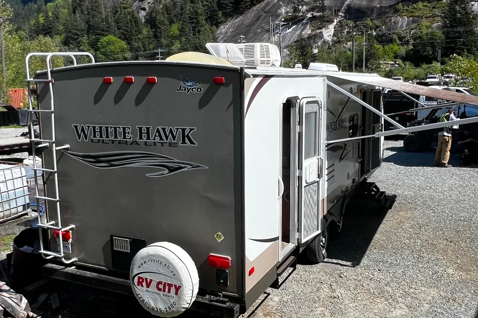 Layza’s 28 ft Jayco
