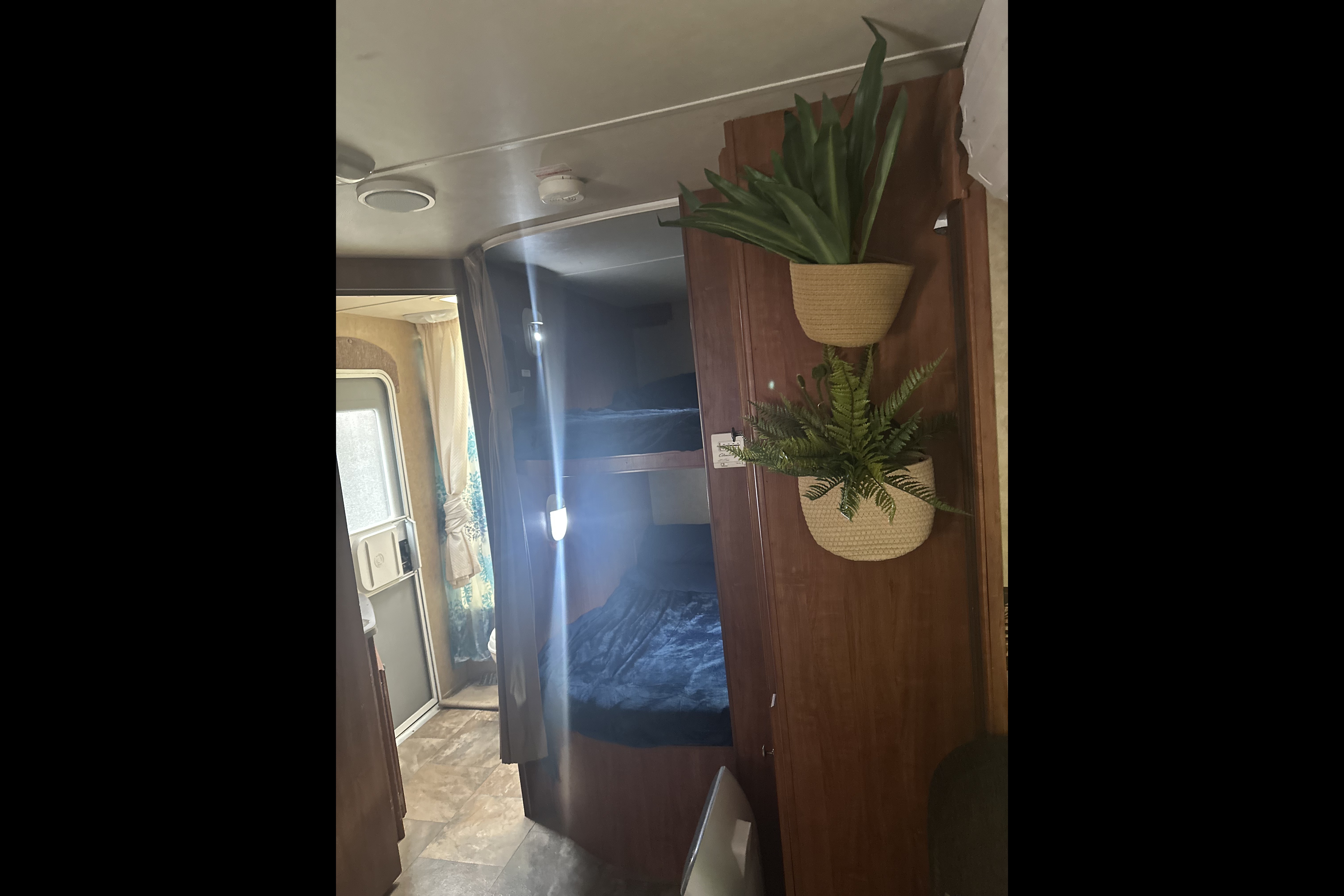 Layza’s 28 ft Jayco